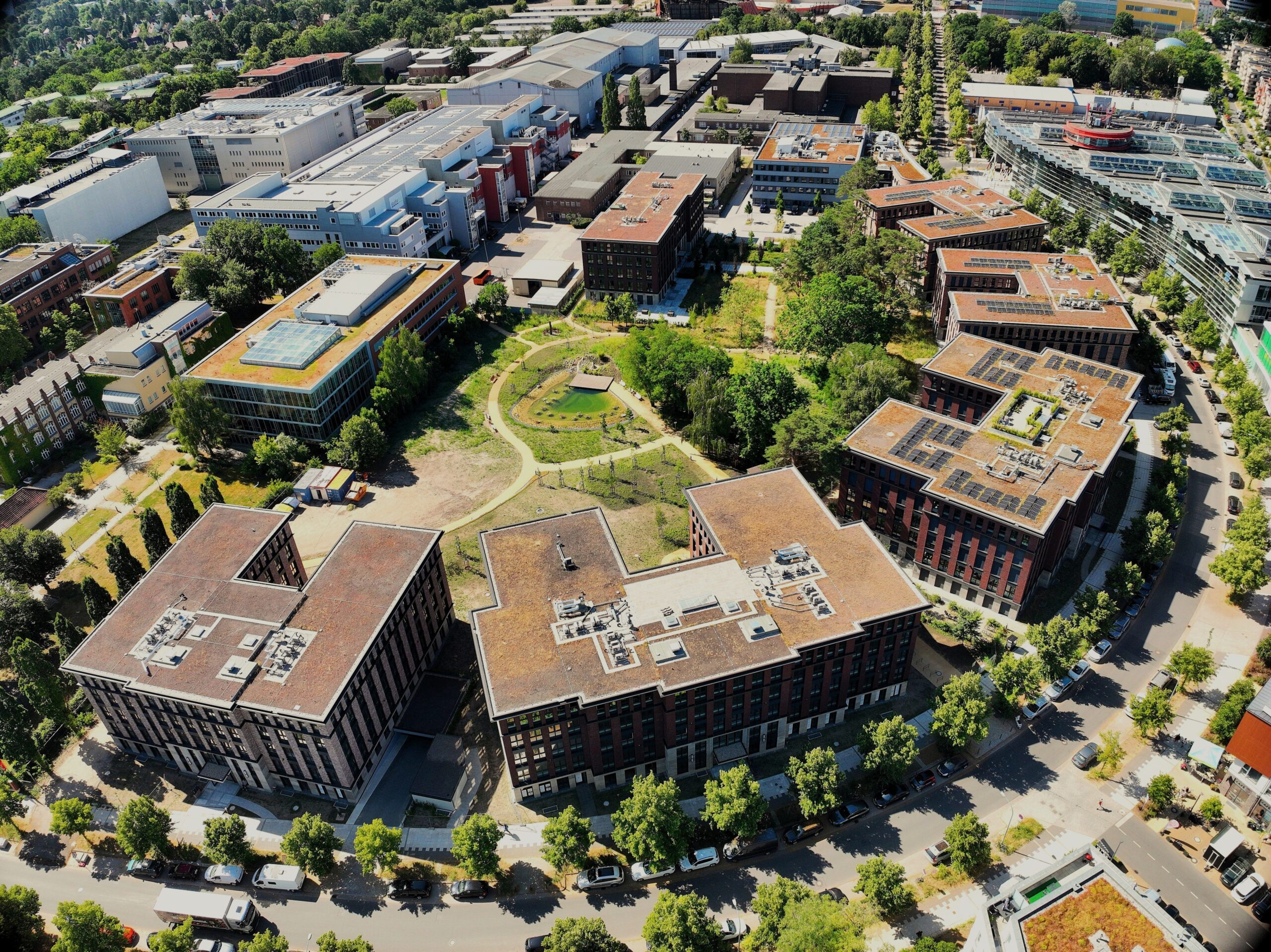 Der Bogen Babelsberg hat seinen Namen von der bogenförmigen Anordnung entlang der Marlene-Dietrich-Allee. © KW-Development