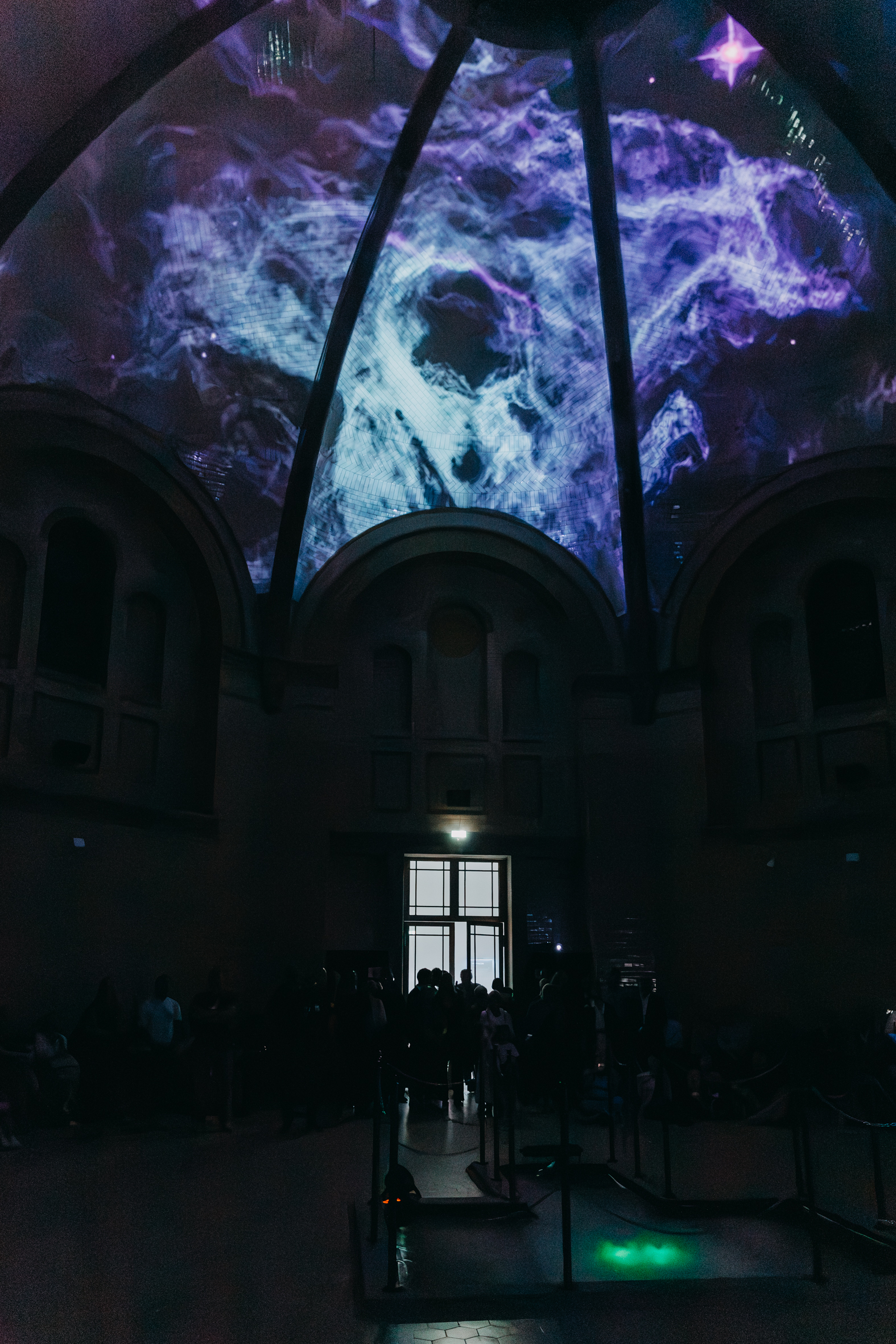 Blick in das Weltall im Kuppelsaal. Bild: © Lea Städler