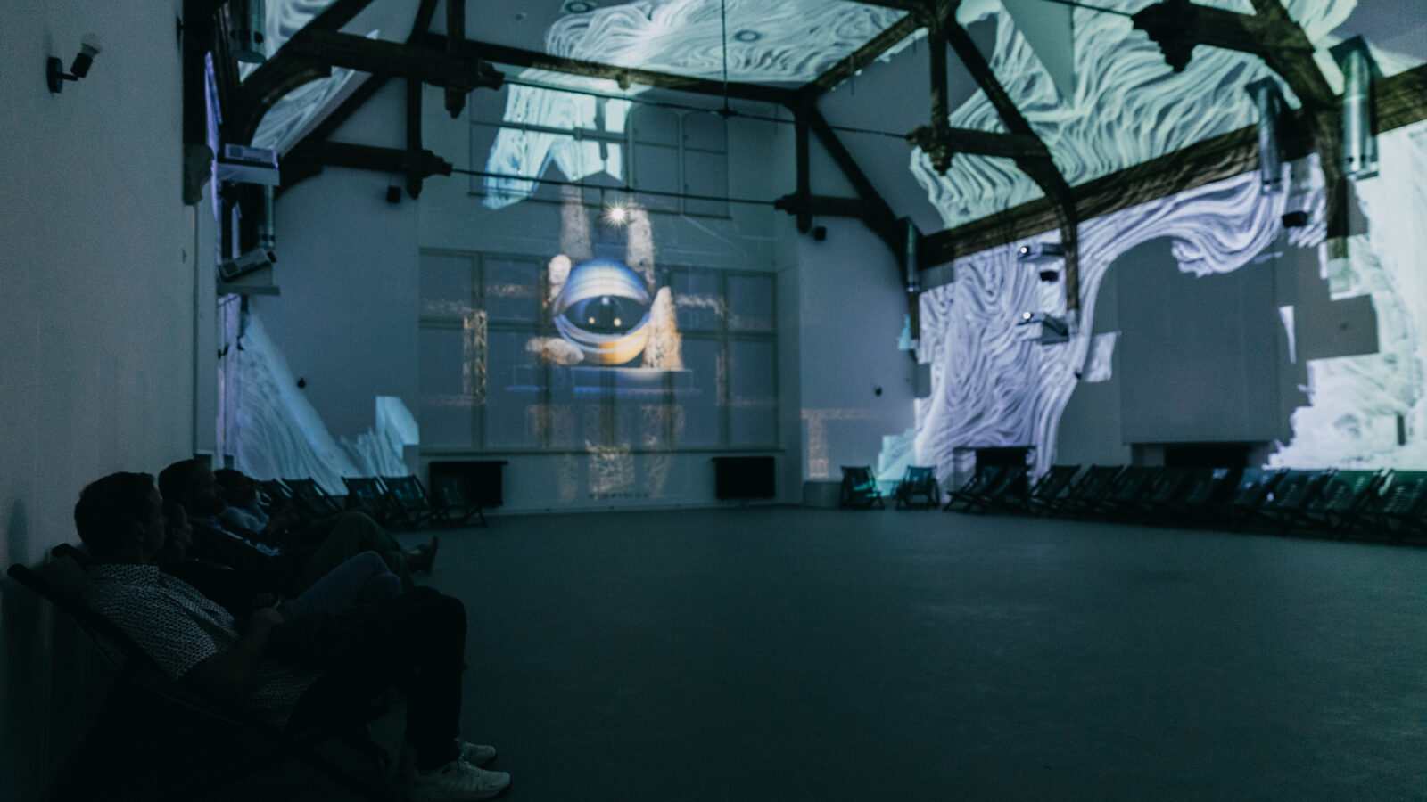 Die Installation „Dreaming Architecture“ im Zandersaal. Bild: © Lea Städler